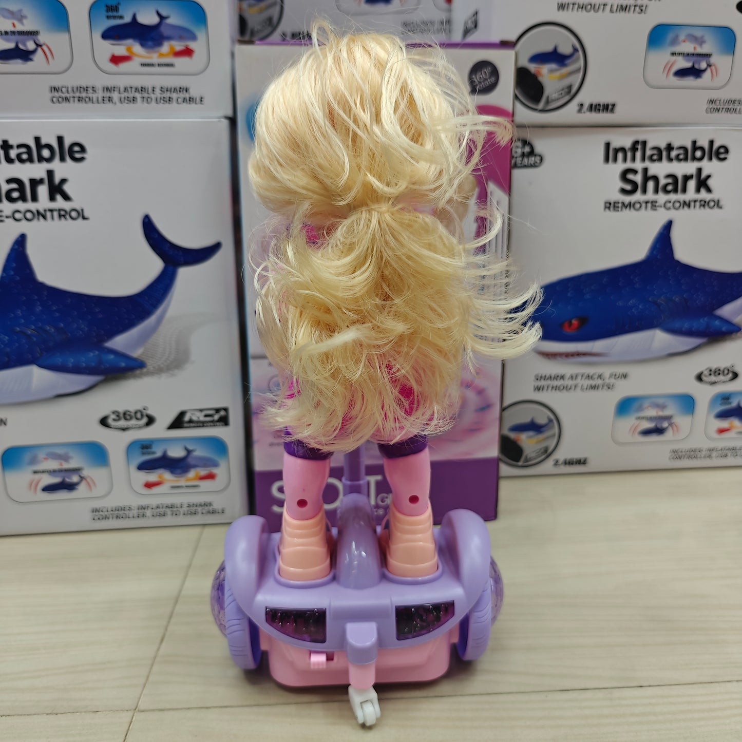 GIRL BALANCE CAR