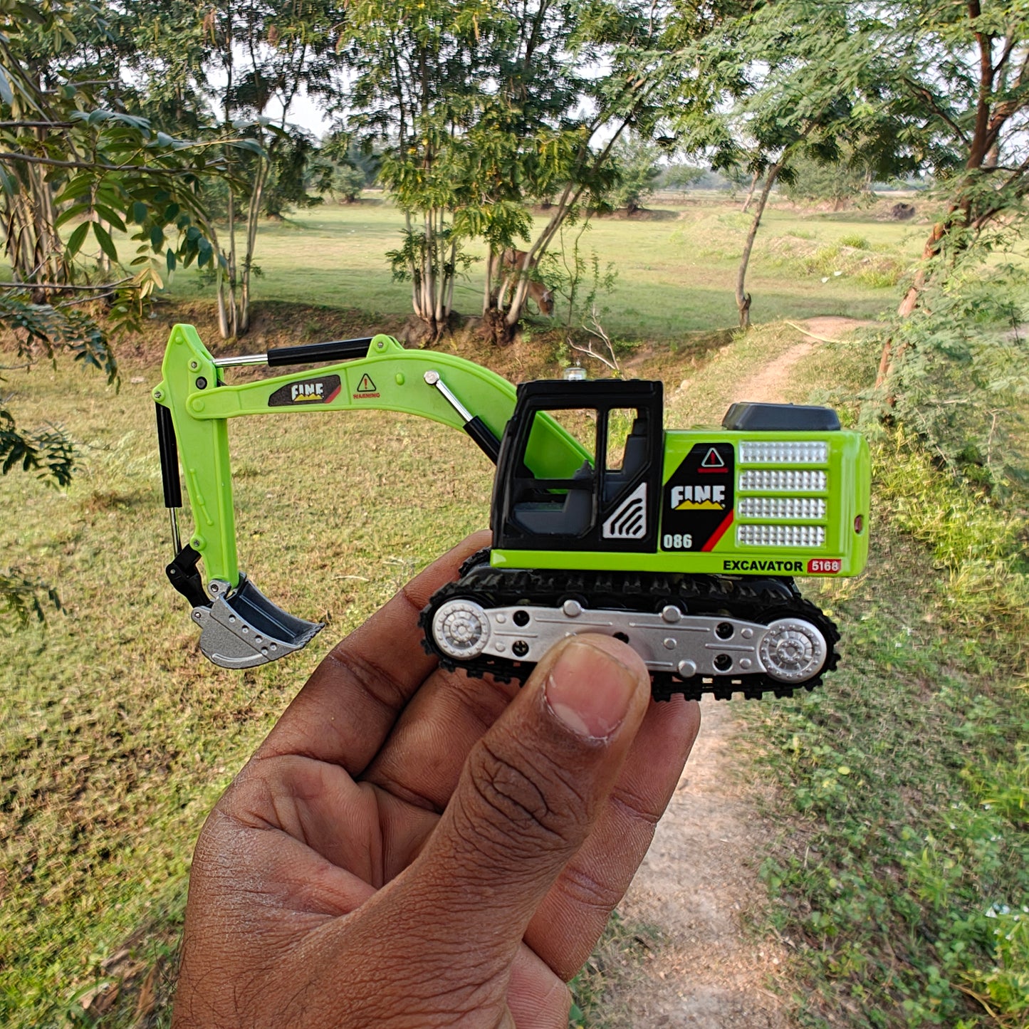 TRASPED 1:64 Scale MINI Alloy RC Excavator