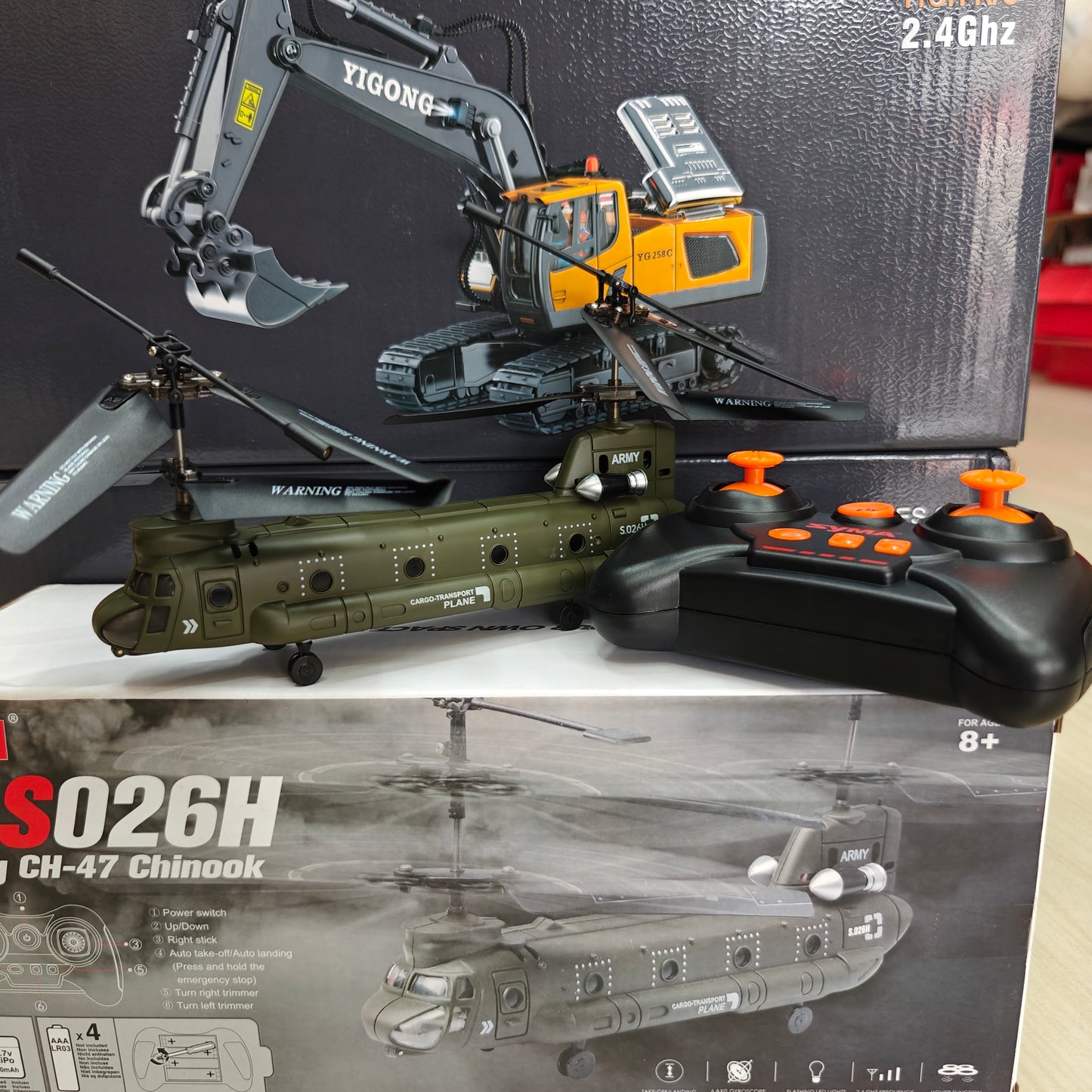 BOEING CH-47 PLANE