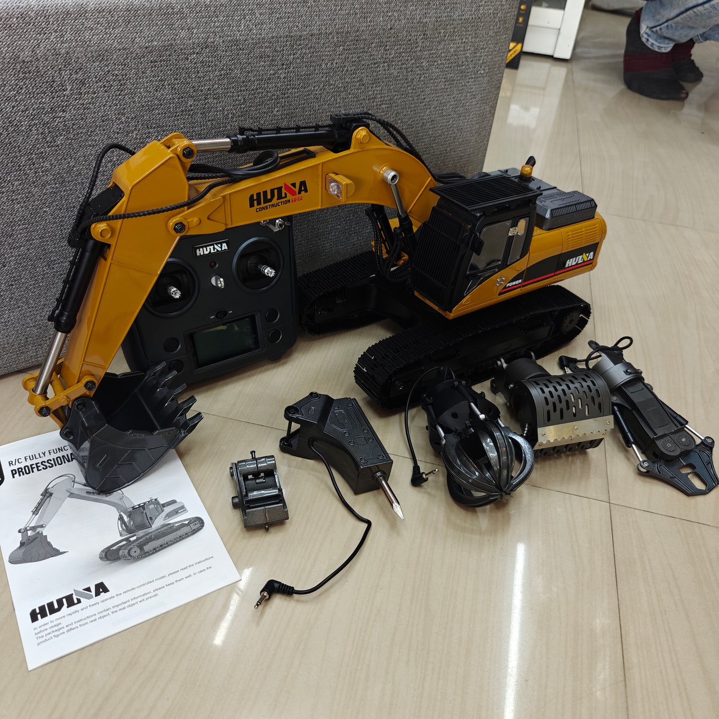HUINA 1580A FULL METAL BODY EXCAVATOR