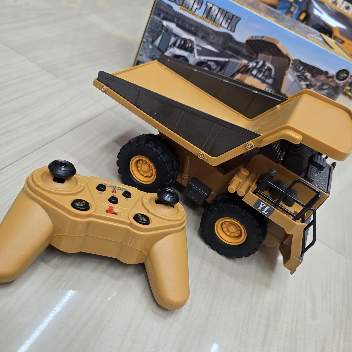 1/24 Metal RC Truck Toy 9-Channel Remote Control Construction Vehicle Dumping Truck with Lights & Sounds, 2.4GHz Rechargeable Toy for Kids