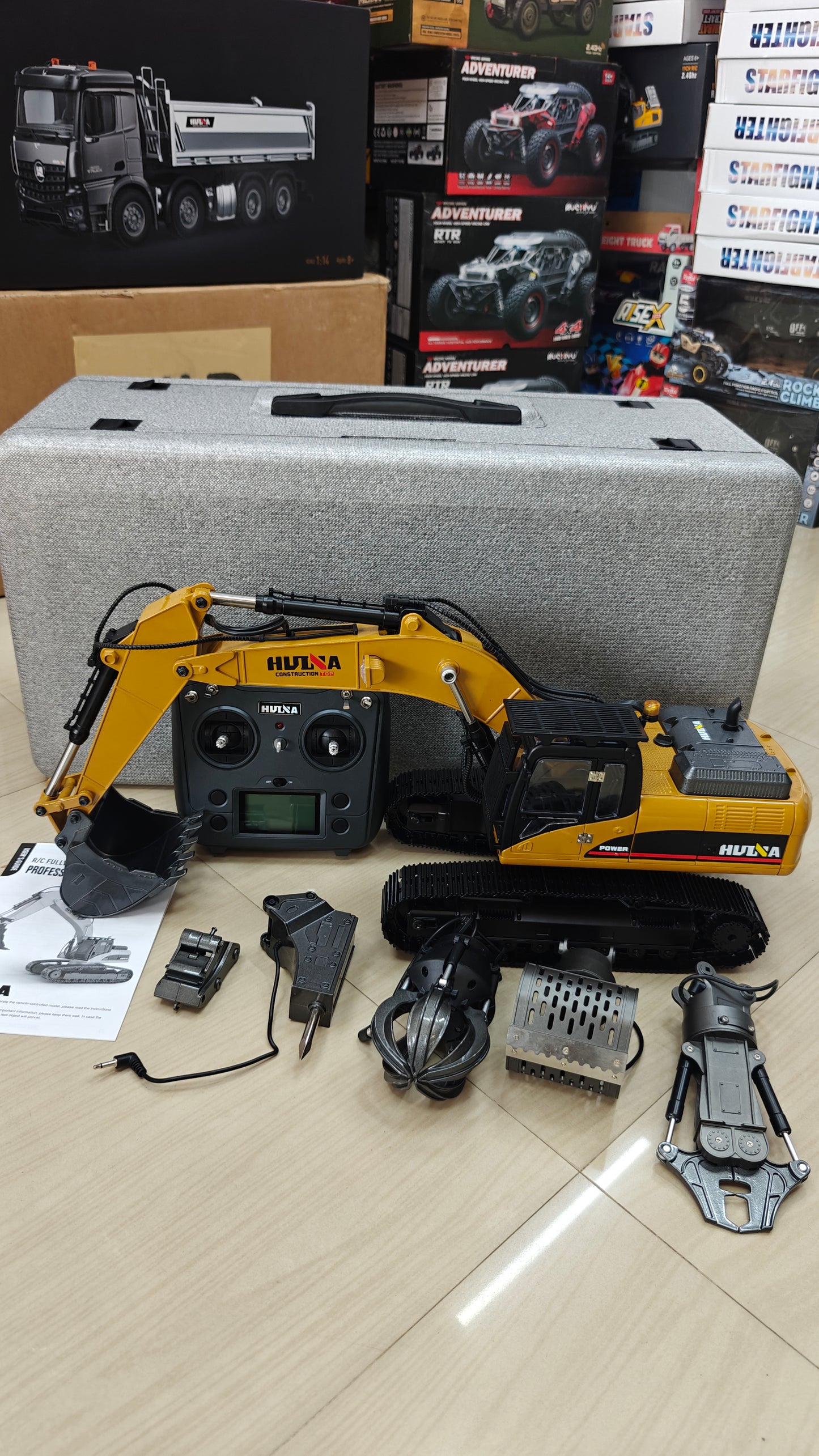 HUINA 1580A FULL METAL BODY EXCAVATOR