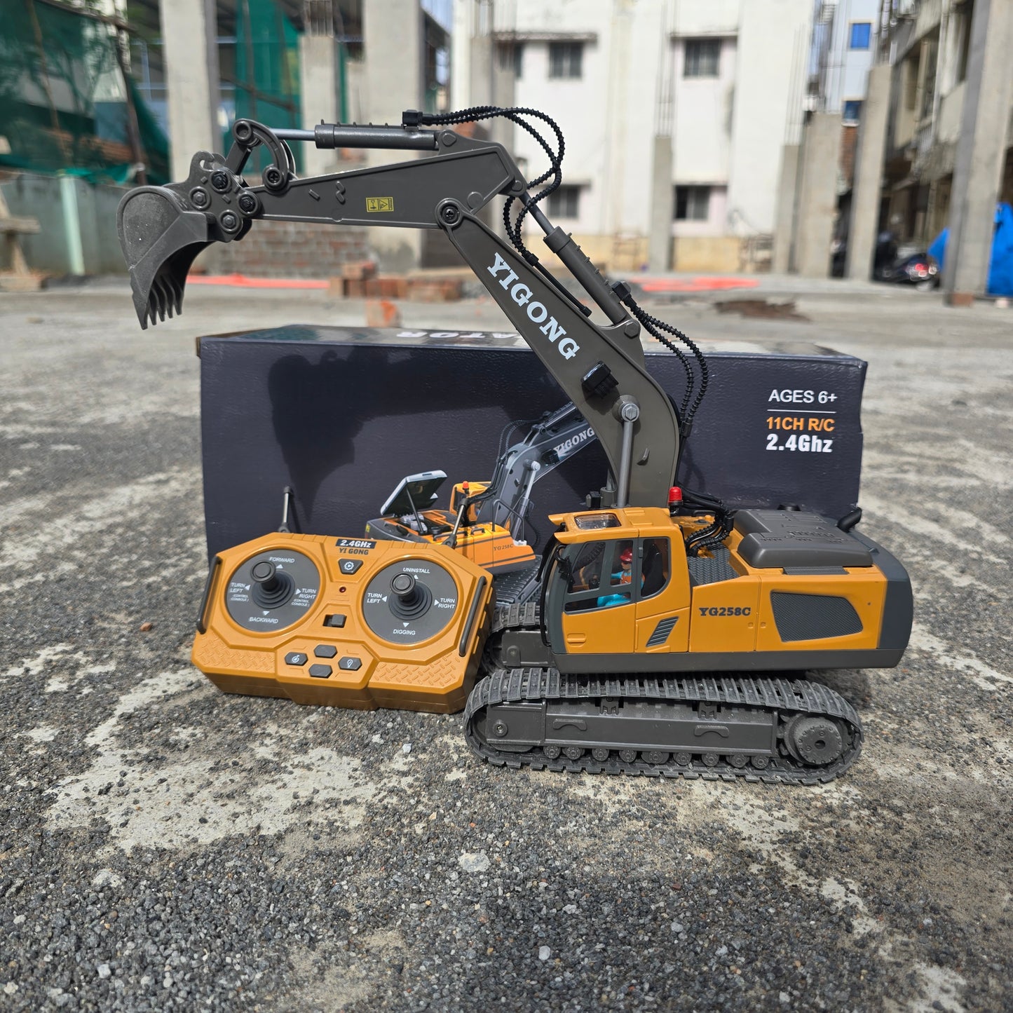 YIGONG RC EXCAVATOR 11 CHANNEL